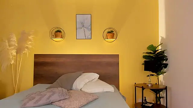 Keily-w online show from 10-13-25, 08:54