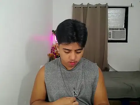 Hugecock2hundle intown online show from 11-12-25, 04:55