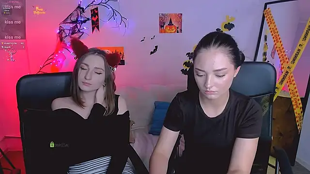 Snapshot of miki-niki chatting on 10-31-25, 03:19 miki-niki online show from 10-31-25, 03:19