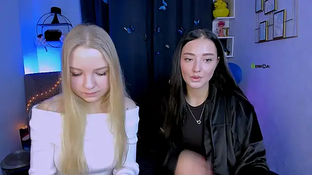 Snapshot of miki-niki chatting on 10-01-25, 12:20 miki-niki online show from 10-01-25, 12:20