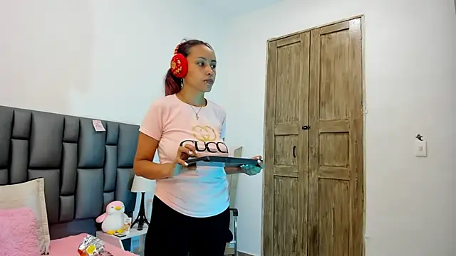 valeriasweet  online show from 12-20-25, 05:49