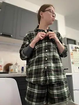  CherryBloom  online show from 04-23-26, 05:36