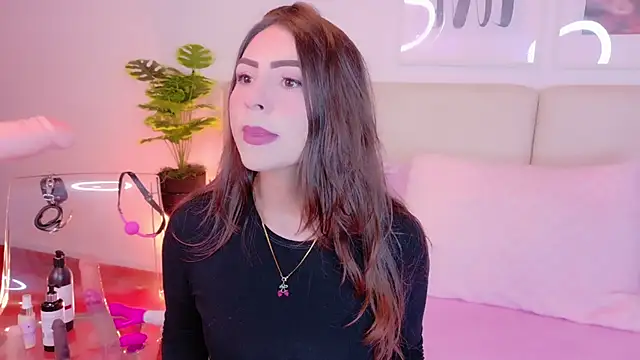 Snapshot of Heraa_Piett chatting on 09-21-25, 11:59 Heraa Piett online show from 09-21-25, 11:59