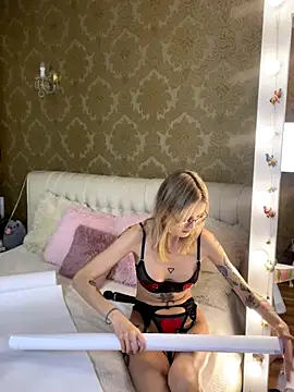 RosieBlossom online show from 11-15-25, 05:28