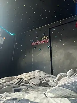 Snapshot of naho_love chatting on 10-24-25, 06:29 naho love online show from 10-24-25, 06:29