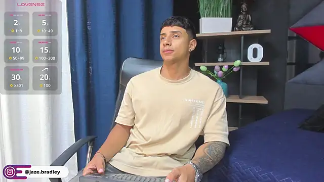 jaze bradley online show from 10-31-25, 11:29