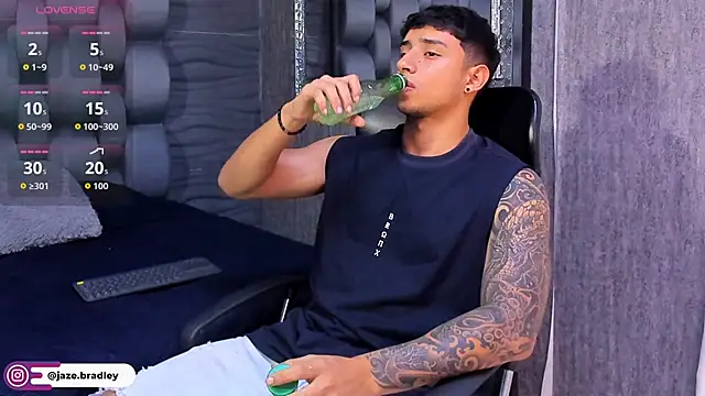 jaze bradley online show from 10-08-25, 11:23