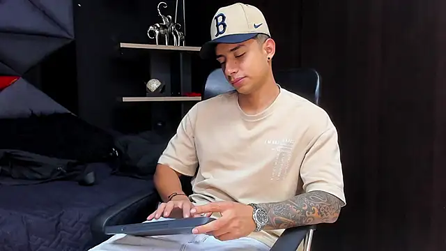 jaze bradley online show from 12-04-25, 11:31