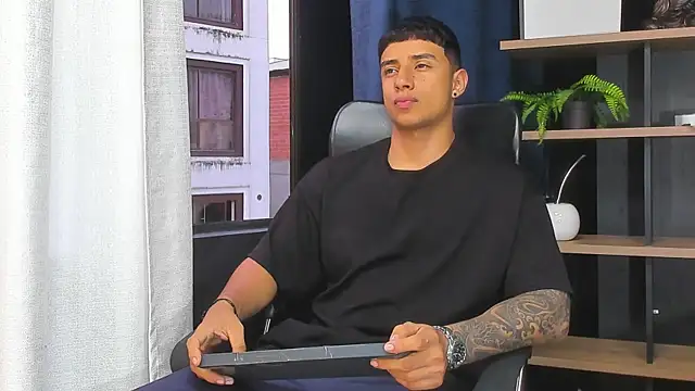 jaze bradley online show from 12-18-25, 11:14