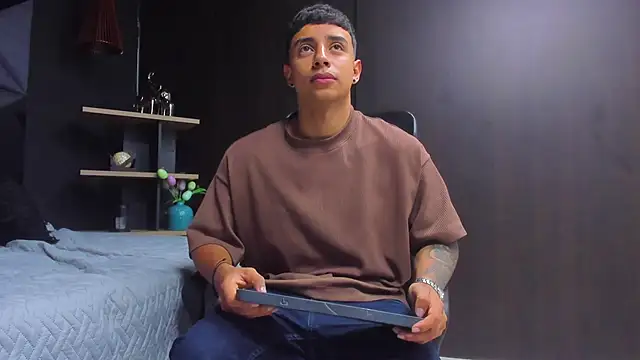 jaze bradley online show from 12-15-25, 11:27