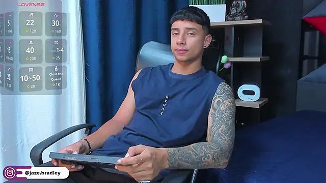 jaze bradley online show from 10-29-25, 11:20