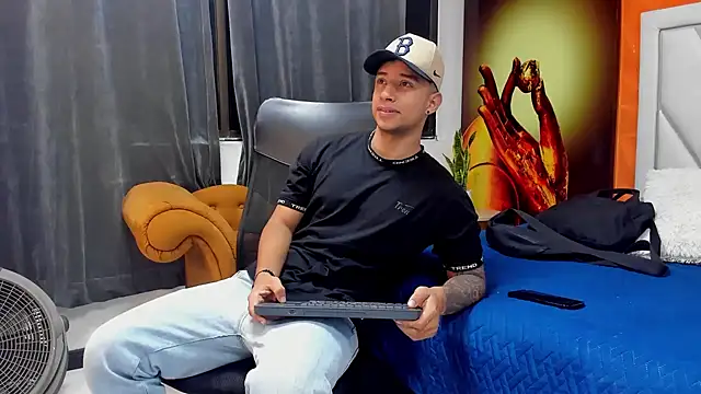 jaze bradley online show from 11-29-25, 11:32