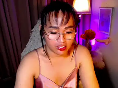 urmidnightcravingsxx online show from 04-26-26, 09:45