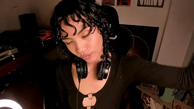 Nati     online show from 04-18-26, 01:52