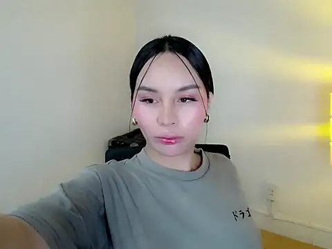 holly tabby online show from 06-25-26, 08:58