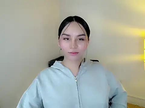 holly tabby online show from 05-24-26, 07:58