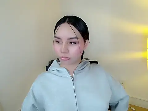 holly tabby online show from 05-21-26, 09:12