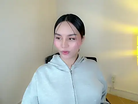 holly tabby online show from 05-22-26, 09:13