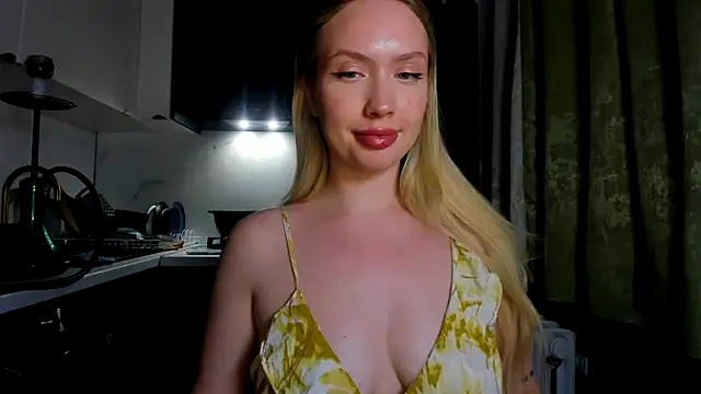 Snapshot of NicoleRiccii chatting on 09-17-25, 08:44 NicoleRiccii online show from 09-17-25, 08:44