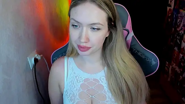 NicoleRiccii online show from 12-17-25, 11:32