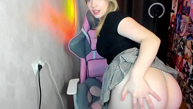 NicoleRiccii online show from 06-11-26, 04:15