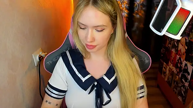 NicoleRiccii online show from 10-30-25, 09:33