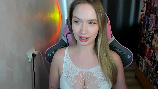 NicoleRiccii online show from 04-28-26, 01:26
