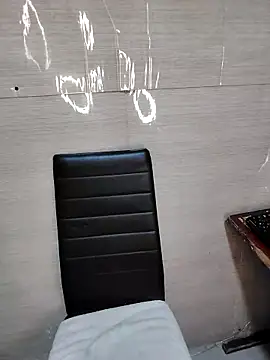 lunna 07 online show from 09-30-25, 04:02