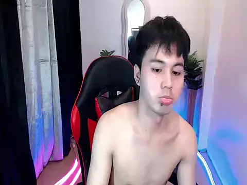 Snapshot of urasiantwink69 chatting on 09-28-25, 03:41 urasiantwink69 online show from 09-28-25, 03:41