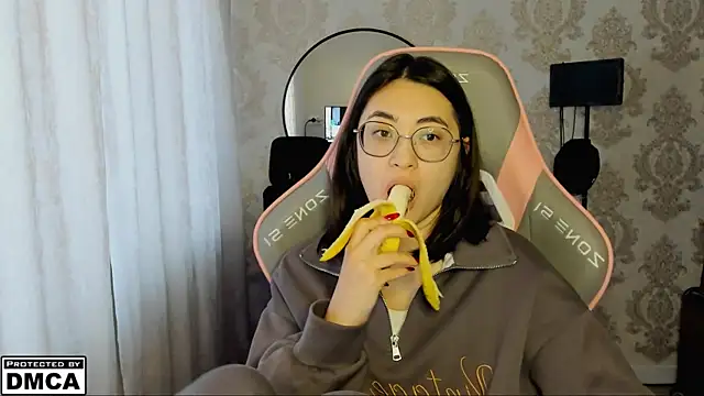 MeilideQian1 online show from 10-07-25, 07:20