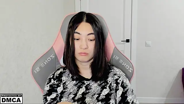 MeilideQian1 online show from 11-06-25, 05:28