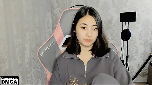 MeilideQian1 online show from 10-06-25, 02:02