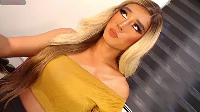 SissifyMeNow online show from 12-05-25, 01:49