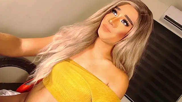 SissifyMeNow online show from 10-14-25, 09:58