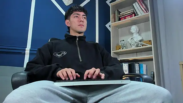 etham wolf  online show from 11-10-25, 11:26