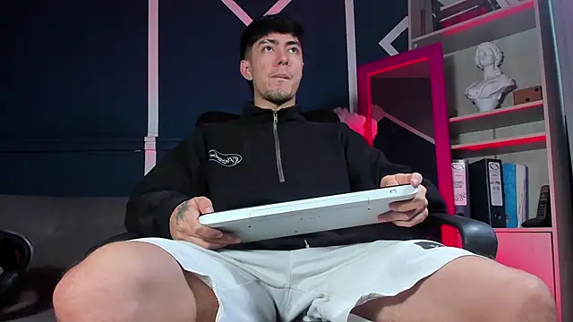 etham wolf  online show from 12-05-25, 11:53