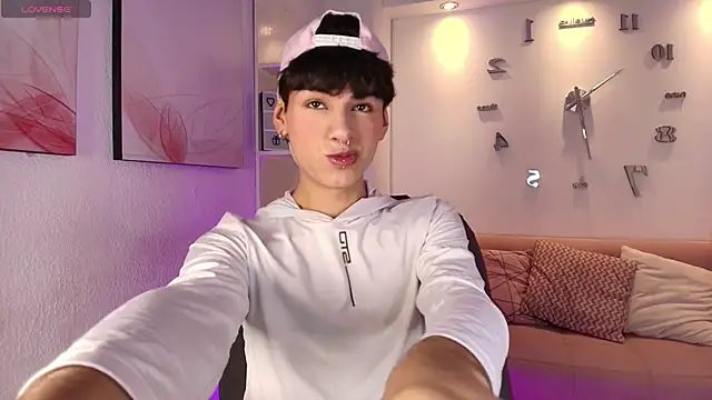 Ezra Storm online show from 09-30-25, 09:21