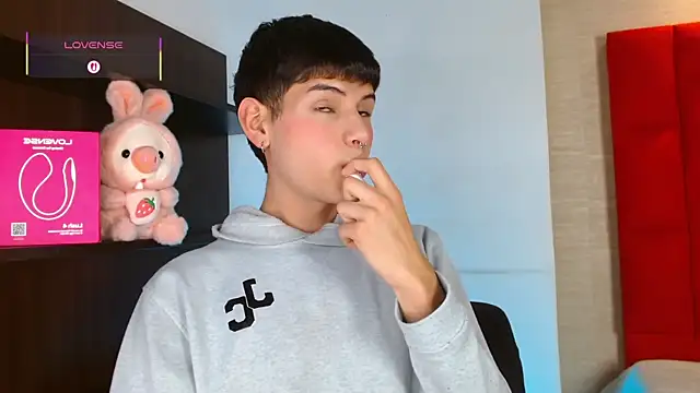 Ezra Storm online show from 11-14-25, 05:11