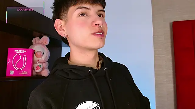 Ezra Storm online show from 12-04-25, 05:39