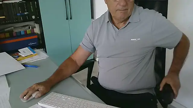 Snapshot of Bsxmaturo61 chatting on 07-08-26, 02:29 Bsxmaturo61 online show from 07-08-26, 02:29