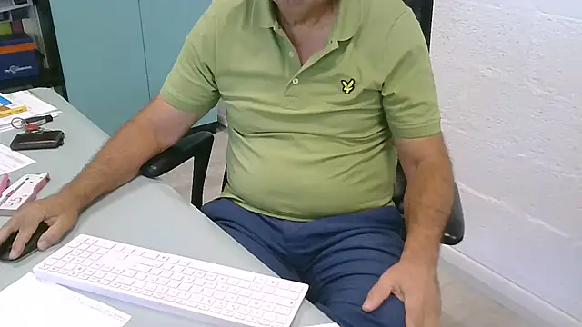 Snapshot of Bsxmaturo61 chatting on 07-21-26, 10:49 Bsxmaturo61 online show from 07-21-26, 10:49