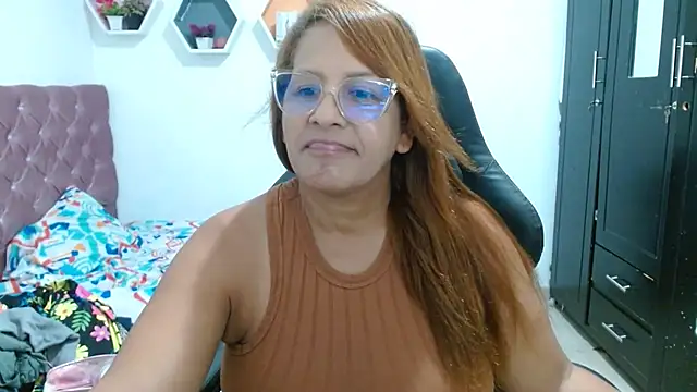 Snapshot of cristydirtyhot chatting on 06-02-26, 01:05 cristydirtyhot online show from 06-02-26, 01:05