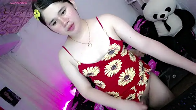 Snapshot of skinnygirl_69 chatting on 06-26-26, 01:50 skinnygirl 69 online show from 06-26-26, 01:50