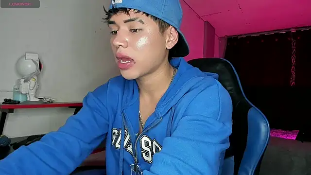 Snapshot of Jostin18 chatting on 04-10-26, 05:14 Jostin18 online show from 04-10-26, 05:14