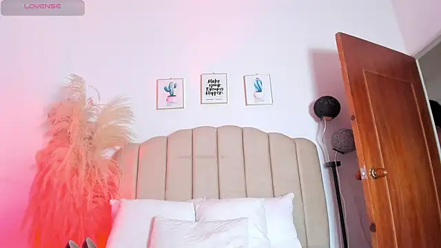  aithanaa  online show from 10-30-25, 08:28