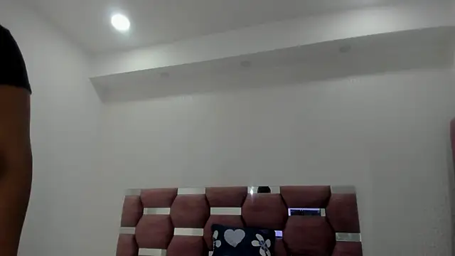 MiiaSmith   online show from 11-14-25, 08:45