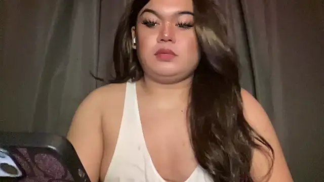 Snapshot of RedHead_Thalia chatting on 02-18-26, 06:26 RedHead Thalia online show from 02-18-26, 06:26