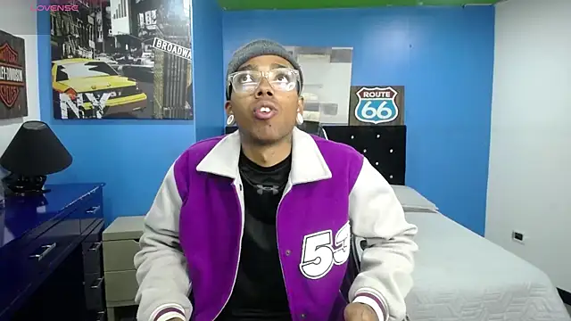 Snapshot of CollemanStone chatting on 10-29-25, 02:16 CollemanStone online show from 10-29-25, 02:16