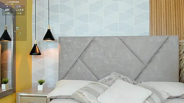 Jade Whisper online show from 10-22-25, 01:27