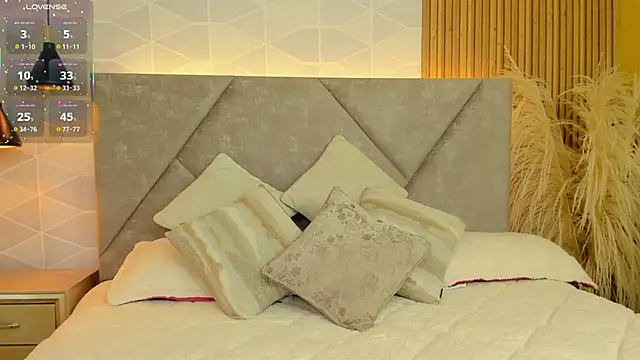 Jade Whisper online show from 09-27-25, 01:34